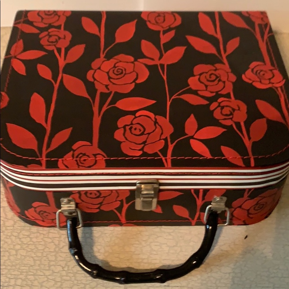 Red, black and white box